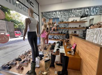 Fondo de comercio · 245m² · Venta - Fondo de Comercio. Zapateria con Dos Sucursales en El Centro - Rosario.