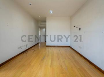 Casa · 196m² · 5 Ambientes · 4 Cocheras · Casa en Venta en Quilmes