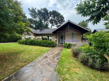 Casa de 3 ambientes, Mar del Plata · Casa con Pileta Climatizada en Sierra de Los Padres