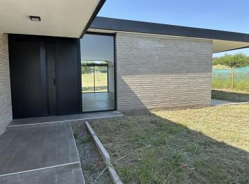 Casa · 250m² · 7 Ambientes · 2 Cocheras · Casa Una Sola Planta La Cercanía Mendiolaza 3 Dorm Apta Credito Bbva