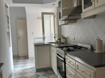Departamento · 90m² · 3 Ambientes · Dpto de 3 Ambientes a La Calle con Balcon - Centro