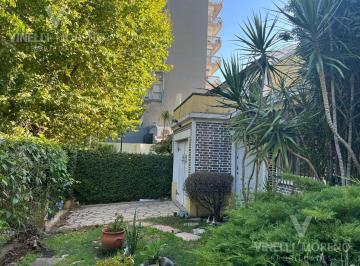 Casa · 190m² · 4 Ambientes · Casa Banfield 14x26excelente Lote