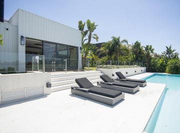 Casa · 649m² · 8 Ambientes · 4 Cocheras · En Venta. Casa 4 Dorm.. Barrio El Golf. Nordelta