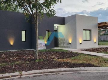 Casa · 153m² · 5 Ambientes · 1 Cochera · Casa en Venta en Santa Emilia, Pilar del Este, Pilar