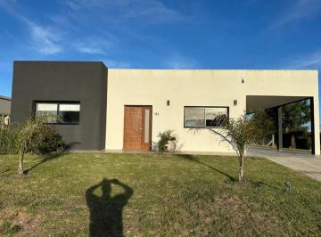 Casa · 180m² · 4 Ambientes · Casa en Venta - 3 Dorm. 2 Baños - Pinamar