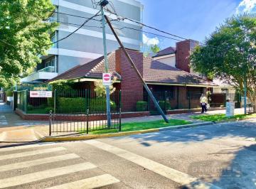 Local comercial · 271m² · 3 Dormitorios · 2 Cocheras · Casa en Excelente Ubicacion
