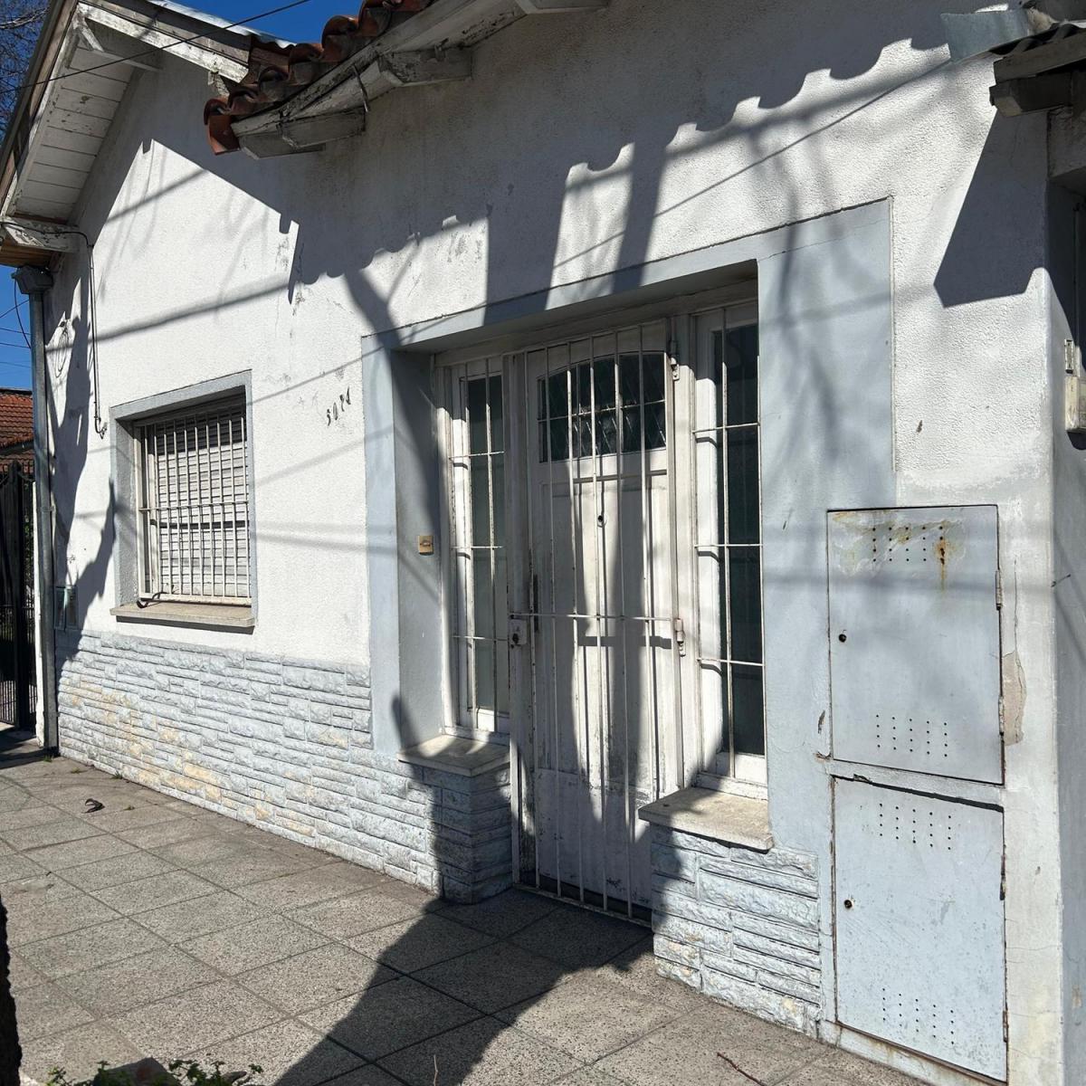 PH 3 amb, 120m² a reciclar o demoler — Bolivar 5074