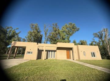 Casa · 152m² · 5 Ambientes · 2 Cocheras · Casa en Venta - 3 Dorm. 2 Baños - Cochera - 2.000 m² - Luján