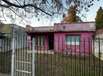 Casa · 4 Ambientes · 2 Cocheras · Casa en Venta en La Plata, Los Hornos