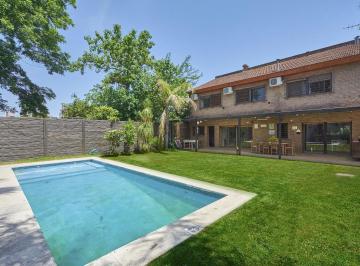 Casa · 259m² · 6 Ambientes · 5 Cocheras · Casa en de Vicenzo Grande
