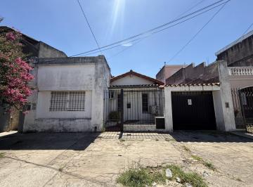 Casa · 110m² · 5 Ambientes · 1 Cochera · Casa en San Justo, Sobre Lote Propio. Excelente Oportunidad!