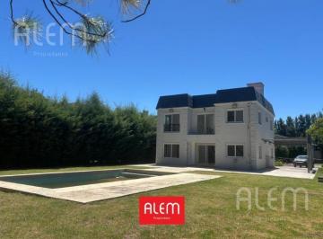 Casa · 171m² · 7 Ambientes · Casa en Venta en Canning | Malibu