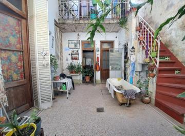 Patio interno. Acceso a planta alta. · Venta - Permuta PH 2 Dorm., Patio y Terraza - Centro, Rosario