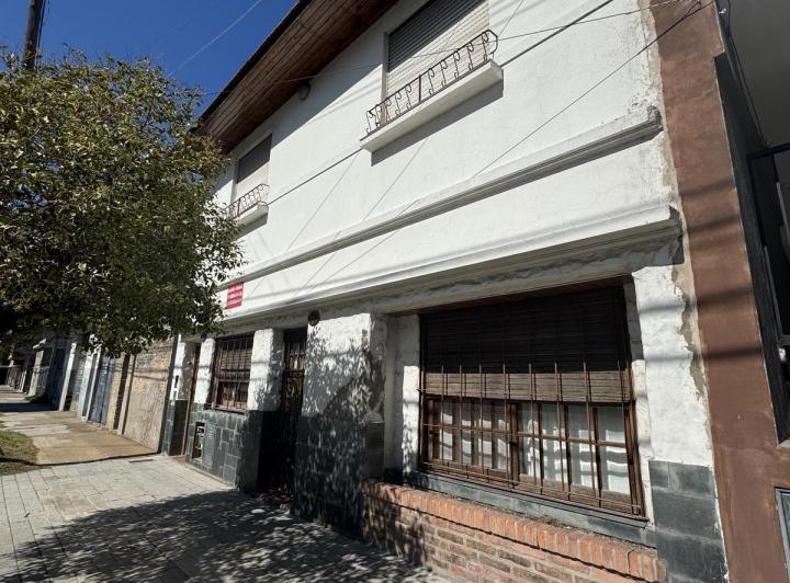 Casa · 180m² · 6 Ambientes