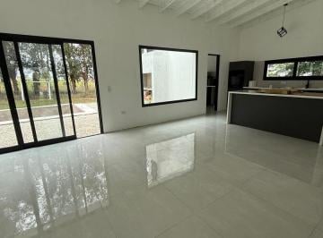 Casa · 139m² · 3 Ambientes · 4 Cocheras · Casa en Country Club Barrancas de San Benito