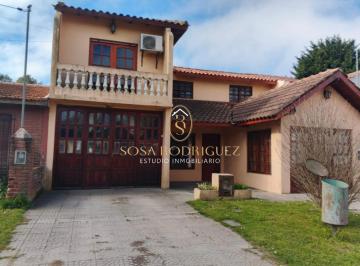 Casa · 230m² · 5 Ambientes · 1 Cochera · Casa - Santa Clara del Mar