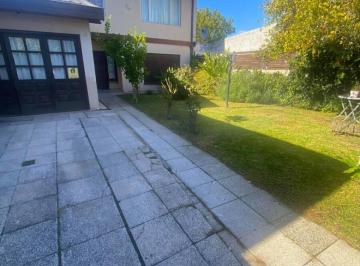Casa · 150m² · 4 Ambientes · 2 Cocheras · Casa en Bernardino Rivadavia