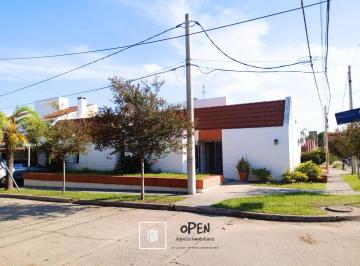 Casa · 172m² · 4 Ambientes · 2 Cocheras · Casa en Venta - Urca