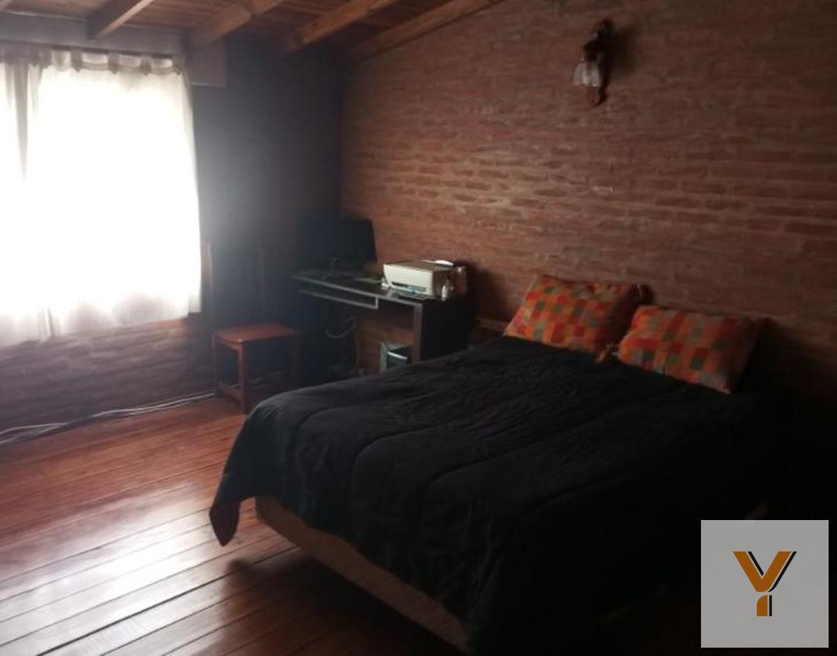 Casa 2 dorm, 180m² con cochera para 2 vehículos — Fernando Bonet