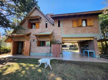 Casa de 6 ambientes, Villa Carlos Paz · Casa con 700 m² Terreno y 4 Dorm. en Venta en El Fantasio
