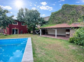 Casa · 200m² · 4 Ambientes · 1 Cochera · Casa en Granadero Baigorria