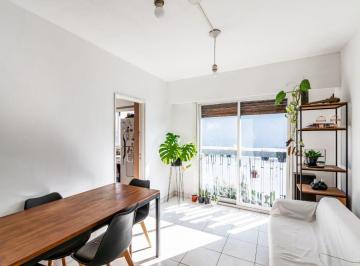 Departamento de 3 ambientes, Villa del Parque · Departamento Tres Ambientes en Venta