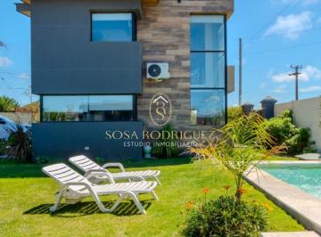 Casa · 120m² · 2 Ambientes · 3 Cocheras · Casa en Santa Clara del Mar