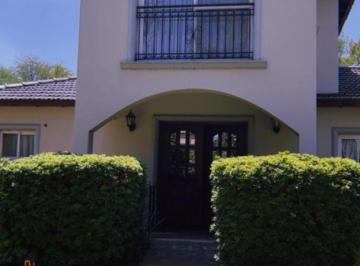 Casa · 197m² · 4 Ambientes · 2 Cocheras · Excelente Casa en Dos Plantas en Los Potrillos