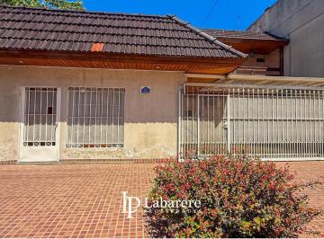 Casa · 300m² · 4 Ambientes · 2 Cocheras · Casa en Lomas del Mirador