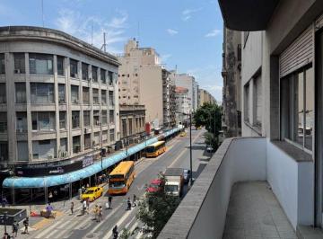 Departamento de 6 ambientes, Córdoba · Semipiso en Venta - Amplio y Luminoso con Balcon Sobre La Av