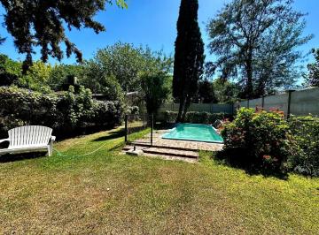 Casa · 135m² · 4 Ambientes · 3 Cocheras · Casa en Venta Moreno Norte con Pileta