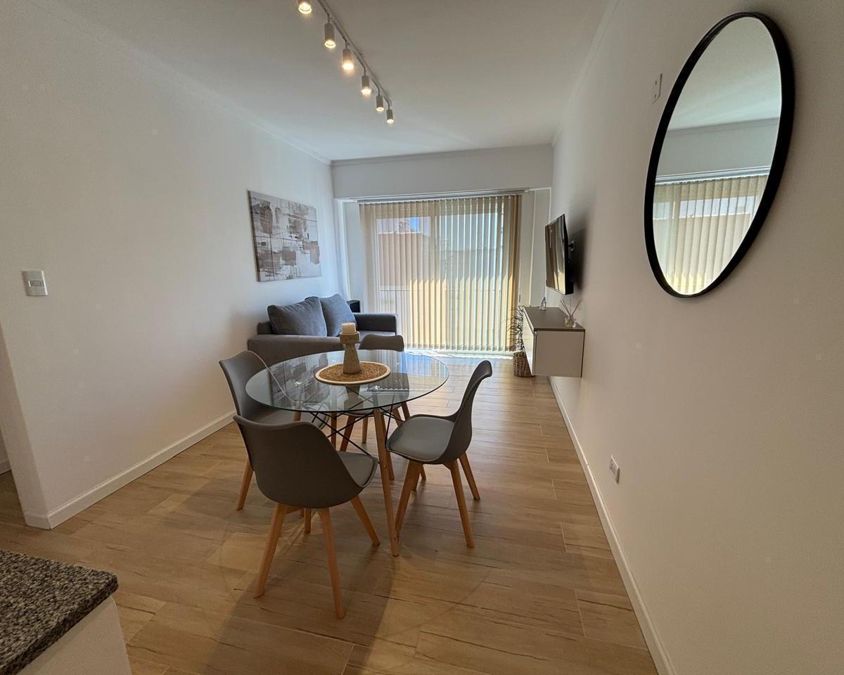 Venta departamento 2 ambientes zona Plaza Colon, 38m²