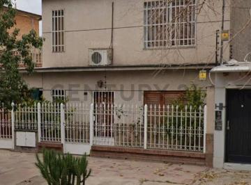 Casa · 130m² · 6 Ambientes · 1 Cochera · Casa de 3 Dorm. y Calefaccion Central – a 2 Cuadra de La Sexta Sección
