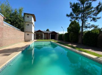 Casa · 110m² · 3 Ambientes · 2 Cocheras · Venta/ Permuta - Casa 1 Dormitotio con Piscina, Cochera - Roldán