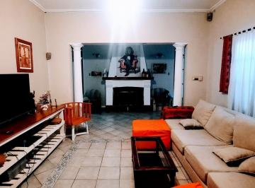 Casa · 277m² · 10 Ambientes · 1 Cochera · Casa en Gualeguaychu