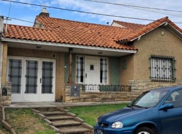 Casa · 100m² · 3 Ambientes · 1 Cochera · Casa en Venta - 2 Dorm. 1 Baño - Mar del Plata