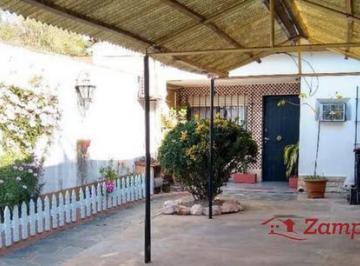 Casa · 140m² · 8 Ambientes · 2 Cocheras · Venta Casa Multifamiliar. 5 Amb. Jardín, Pileta, Quincho Depto 4 Amb. en 1°p - D. Torcuato