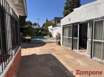 Casa · 140m² · 8 Ambientes · 2 Cocheras · Venta Casa Multifamiliar. 5 Amb. Jardín, Pileta, Quincho Depto 4 Amb. en 1°p - D. Torcuato
