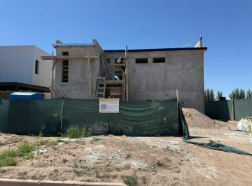 Casa de 5 ambientes, Mayor Drummond · Estupenda Casa en El B° Pueblo Malbec, Al Este de Chacras / Mayor Drummond, Luján de Cuyo