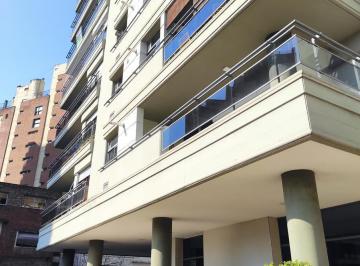 Departamento · 88m² · 5 Ambientes · 2 Cocheras · Departamento en Centro