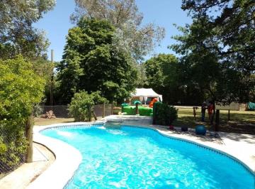Quinta vacacional de 3 ambientes, La Matanza · Casaquinta con Piscina S/lote 25 X 77 en González Catán
