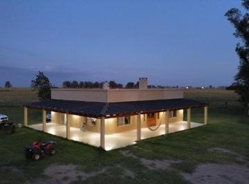 Campo · 200m² · 4 Ambientes · Campo en Venta - 37.000 m² General Alvear