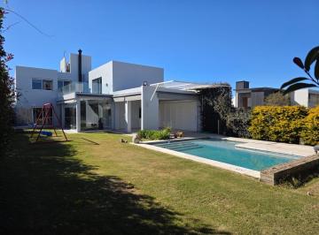 Casa · 410m² · 5 Ambientes · 2 Cocheras · Casa - Villa Residencial Bela Vista