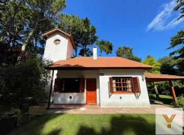 Casa · 102m² · 4 Ambientes · Casa en Venta - 3 Dorm. 2 Baños - 511 m² - Valeria del Mar