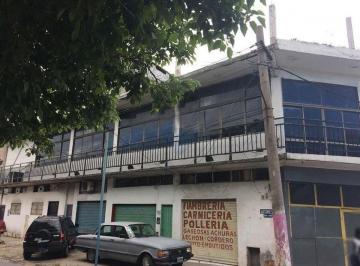 Local comercial · 300m² · 4 Ambientes · 1 Cochera · Local en Venta - 3 Locales 5 Baños - Cochera - 300 m² - Quilmes