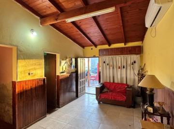 Casa · 300m² · 4 Ambientes · 1 Cochera · Casa - General Alvear