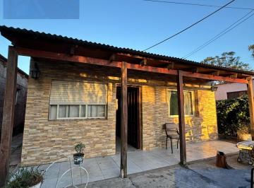 Casa · 300m² · 4 Ambientes · 1 Cochera · Casa - General Alvear