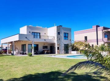 Casa de 5 ambientes, Presidente Perón · Hermosa Casa Barrio Cerrado Santo Domingo Alquiler 5 Ambientes 4 Baños Piscina Salida a Laguna