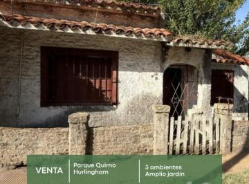Casa · 80m² · 3 Ambientes · 2 Cocheras · Casa Venta Hurlingham 3 Ambientes a Reciclar con Entrada de Auto y Jardin