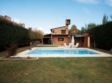Casa · 267m² · 4 Dormitorios · 3 Cocheras · Casa en Venta en Calle 20 de Junio, San Rafael | Cumbrein